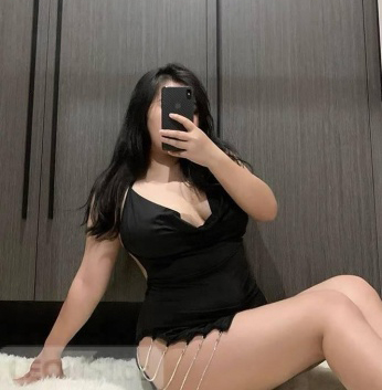 У меня безграничная страсть и игривость, я создана, чтобы доставить тебе настоящее удовольствие. В моих нежных объятиях ты забудешь о реальности и погрузишься в мир наслаждения. Приглашаю тебя в мое уютное гнездышко в Москве, где мы сможем погрузиться в океан наслаждения. Я оказываю широкий спектр интимных услуг, способных удовлетворить самые изысканные желания. Возможны выезд и встречи в гостиницах. Со мной каждая минута будет наполнена страстью и любовью. Отзывы довольных клиентов говорят сами за себя 🌟 Фото 100% мои. Жду твоего звонка для интимных встреч в Москве 😘🌹 10883, 27 лет